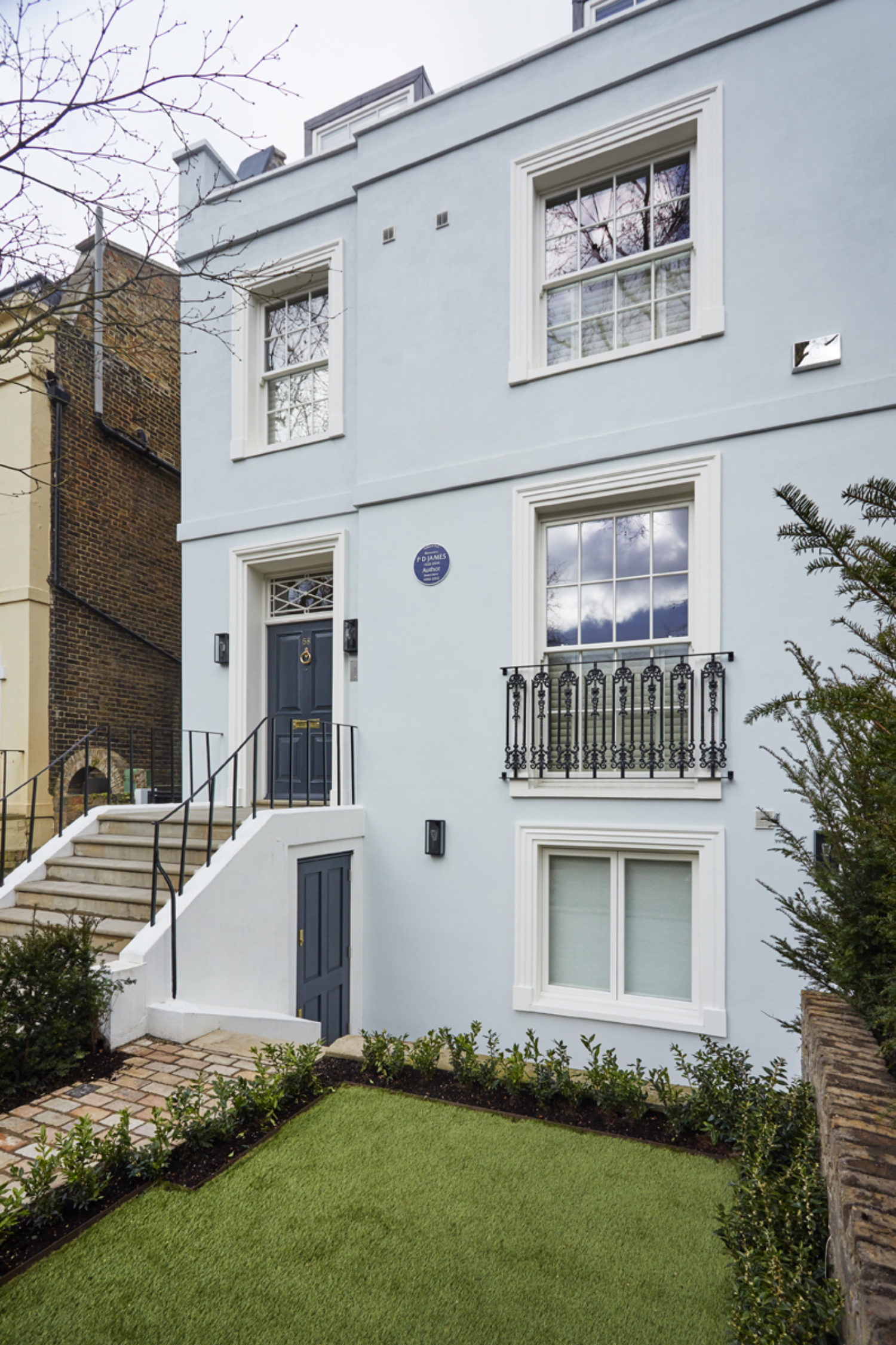 Holland Park Avenue
